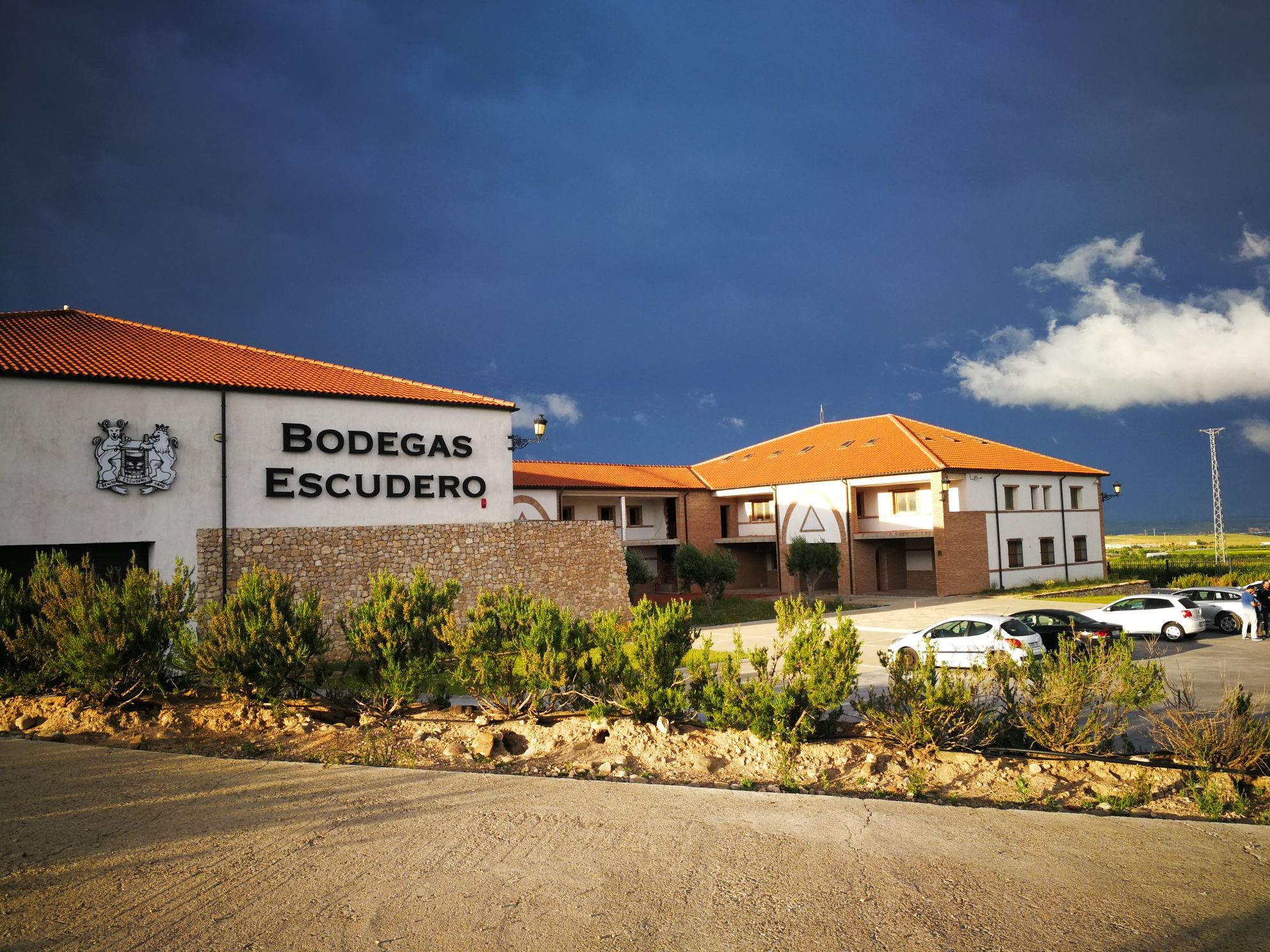Bod.-Familia-Escudero-DOCa-Rioja-compressor