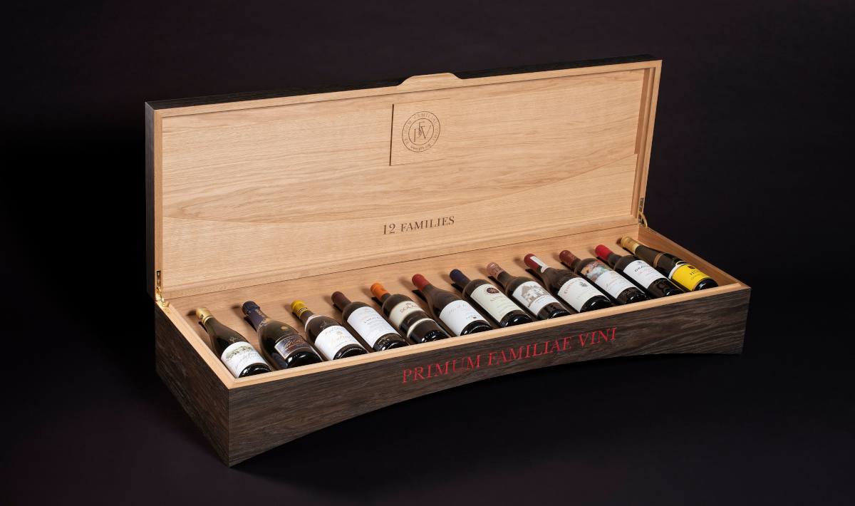 Estuche con los 12 vinos seleccionados