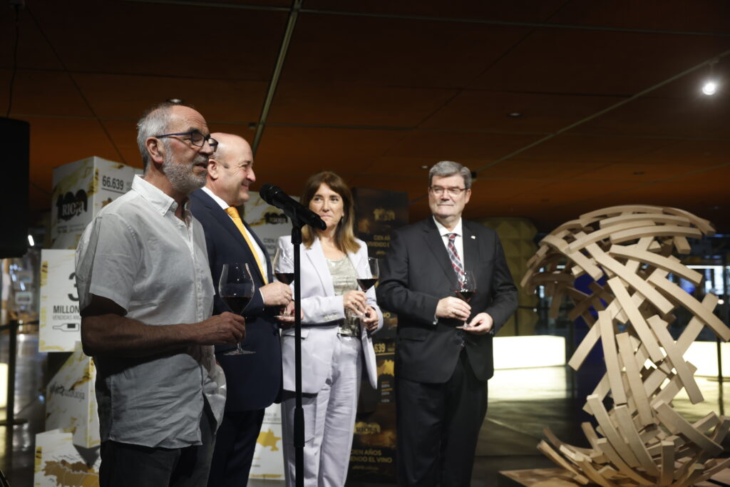 'Arcos': homenaje al vínculo histórico entre Bilbao y los vinos de Rioja