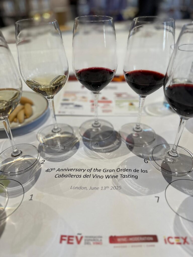 La excelencia del vino español brilla en Londres en el 40º aniversario de la Gran Orden de Caballeros del Vino
