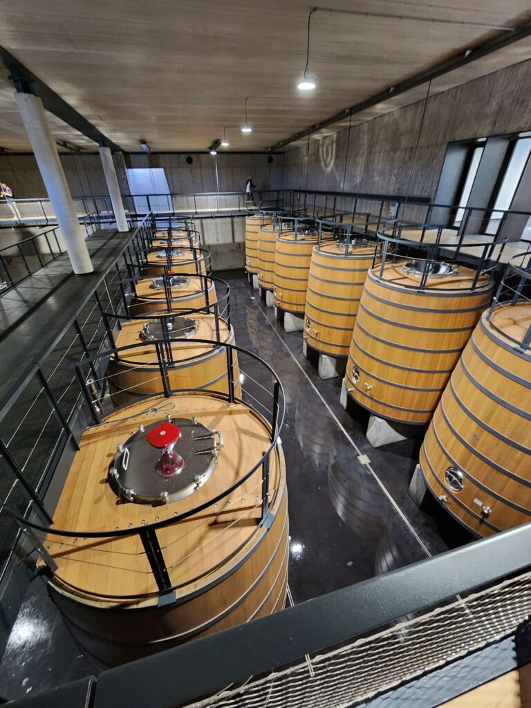 Bodegas LA HORRA inaugura su nueva bodega: un hito de sostenibilidad y diseño en la Ribera del Duero