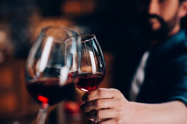depositphotos_166293860-stock-photo-friends-drinking-red-wine