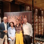 Raquel Pérez Cuevas e Iñigo Torres con José Hidalgo Togores y María Antonia Fernández-Daza