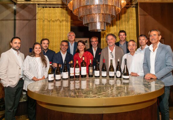 Representantes de las bodegas asociadas.
