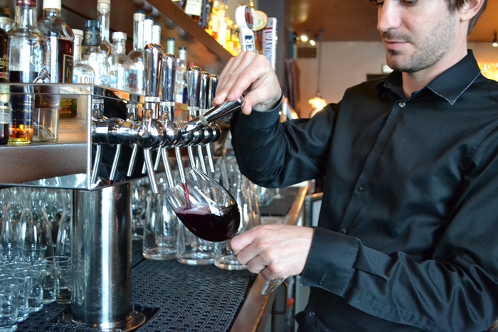 vino_grifo_wine_tap